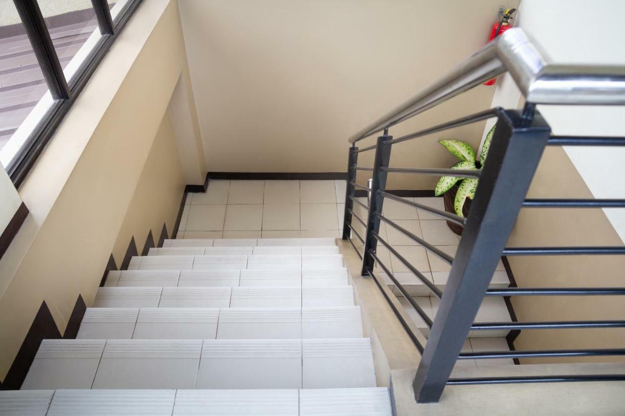 Oyo 153 Espacio De Clarita Hometel Davao Екстер'єр фото